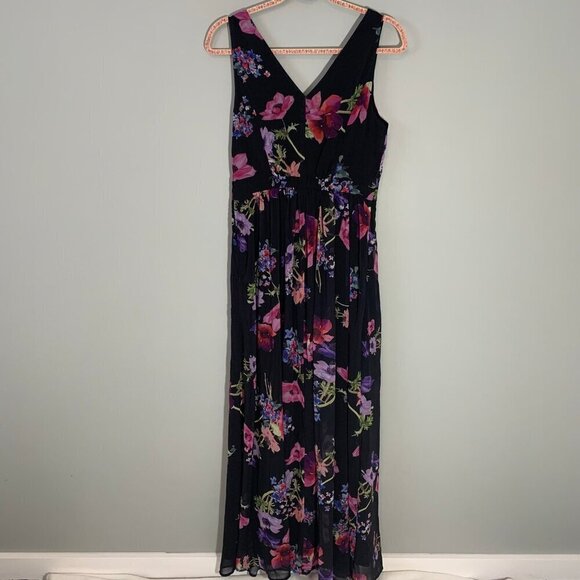 Modcloth dark spring florals v-neck lined flowy floor length maxi dress - Picture 3 of 10
